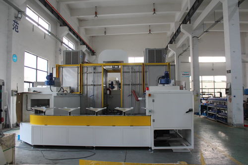 深入工厂探秘 轨道式喷胶机喷涂设备全解析